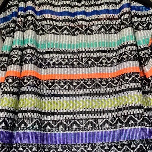 Spaghetti strap pattern top - Picture 2 of 2